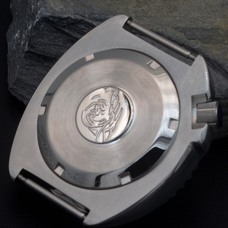Mühürlü Su Geçirmez Katı Pasla - Exhibition Caseback incelemesi ve fiyatı